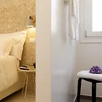 La Via And Terrace Guest house