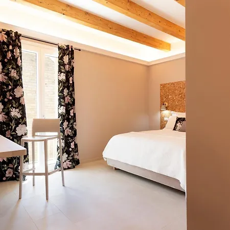 Casa de hóspedes La Via And Terrace Olbia