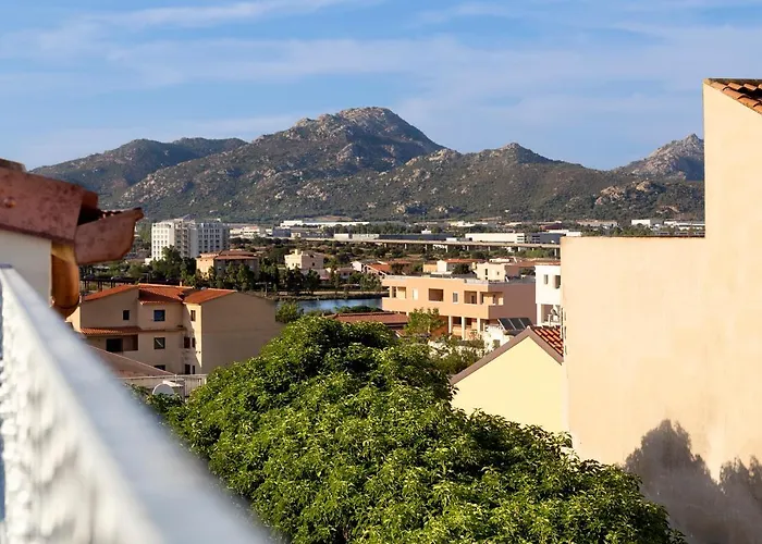 La Via And Terrace Gasthuis Olbia